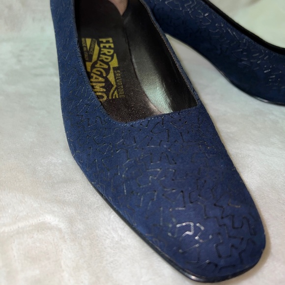 Salvatore Ferragamo Florence vintage blue suede Geometric Print Block Heel shoe - Picture 2 of 11